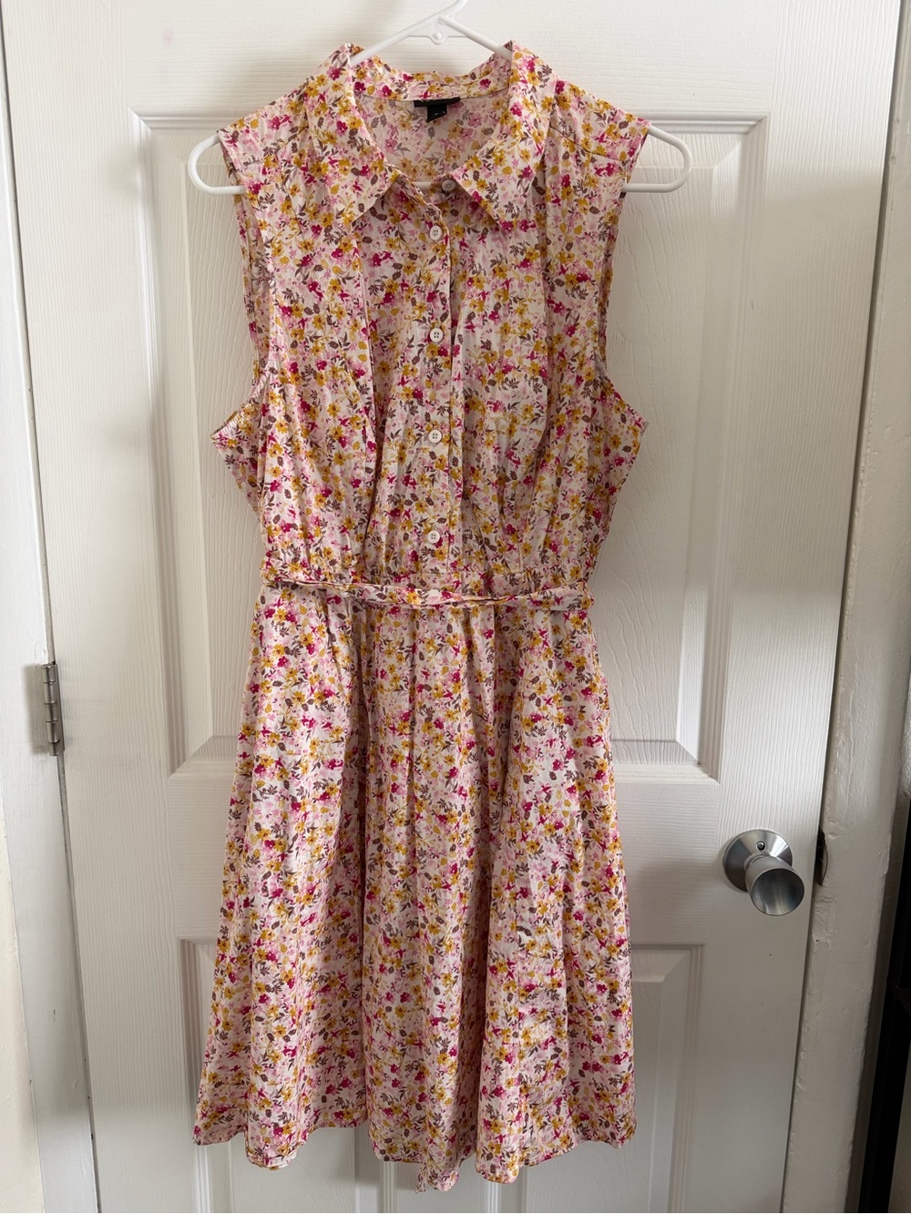 Torrid Pink Floral Button-Front Sleeveless Dress